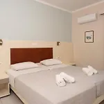 Karras Livin Appartement Laganas