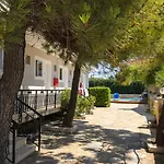 Karras Livin Appartement Laganas