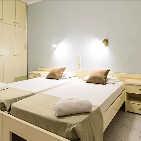 Karras Livin Apartament Laganas