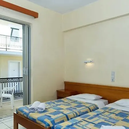 Karras Livin Apartament Laganas