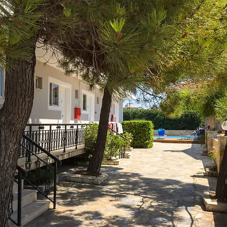 Karras Livin Apartment Laganas