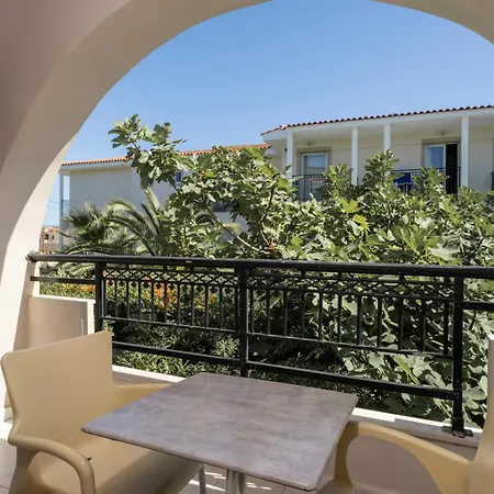 Apartament Karras Livin Laganas