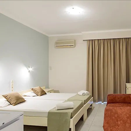 Karras Livin Apartament Laganas