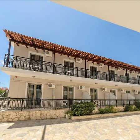 Karras Livin Apartmán Laganas