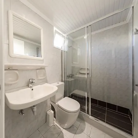 Apartament Karras Livin Laganas